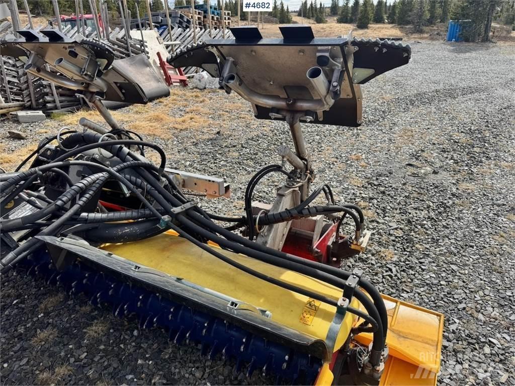  Pisten Bully 100 Snøploger- og skjær