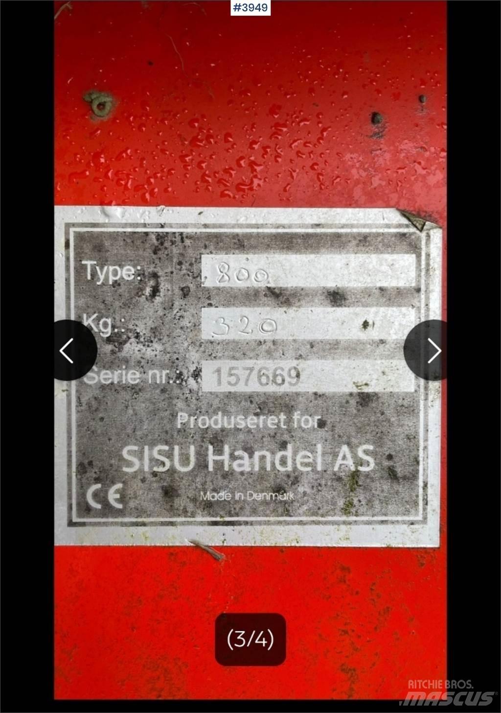 Sisu 800 Annet Veiutstyr