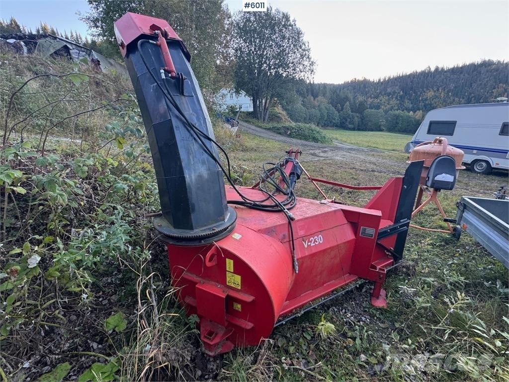 Sisu Handel V-230 Snøploger- og skjær