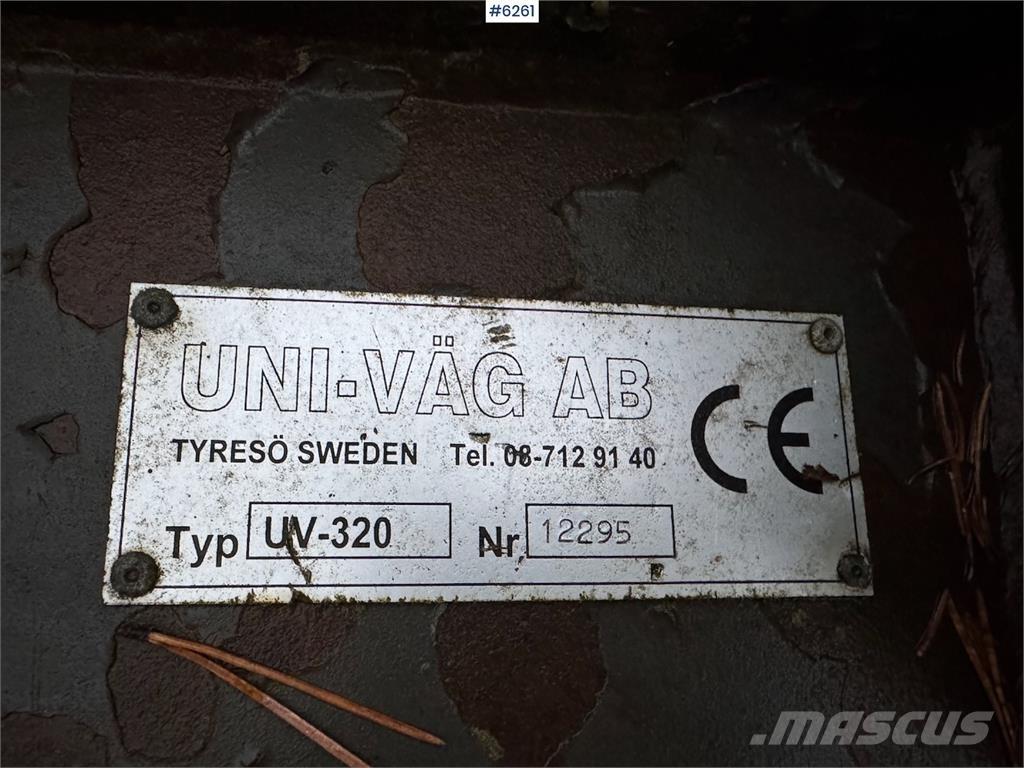 Uni-väg UV-320 Snøploger- og skjær