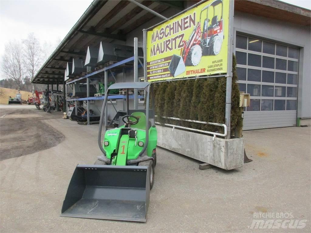 Avant 225 Frontlastere og graveredskap