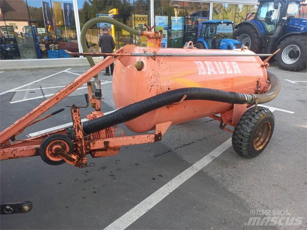 Bauer 1700 Slamtanker