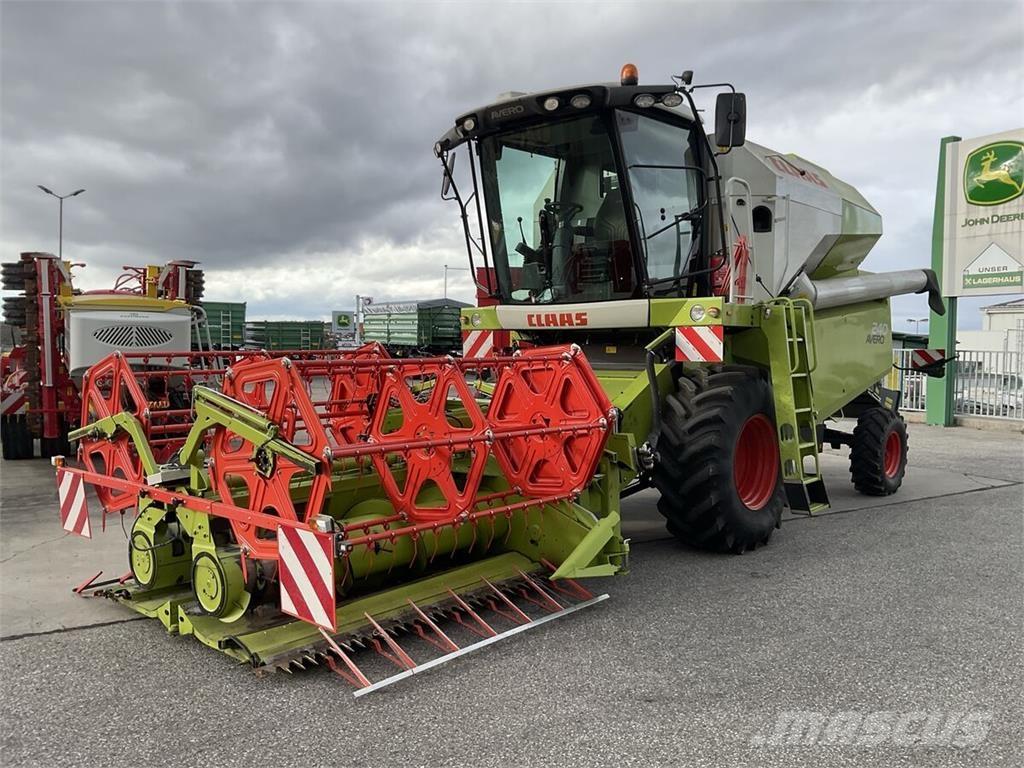 CLAAS AVERO 240 Skurtreskere