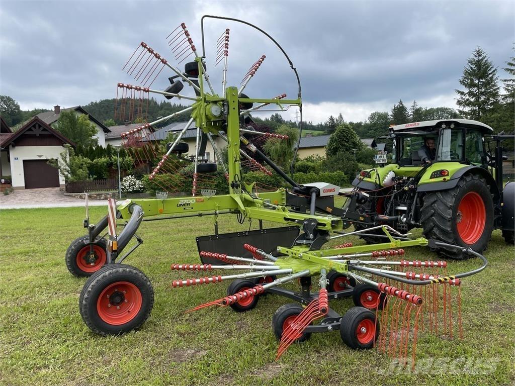 CLAAS Liner 2700 Svanser