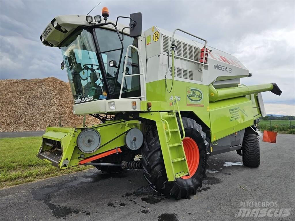 CLAAS Mega 370 Skurtreskere