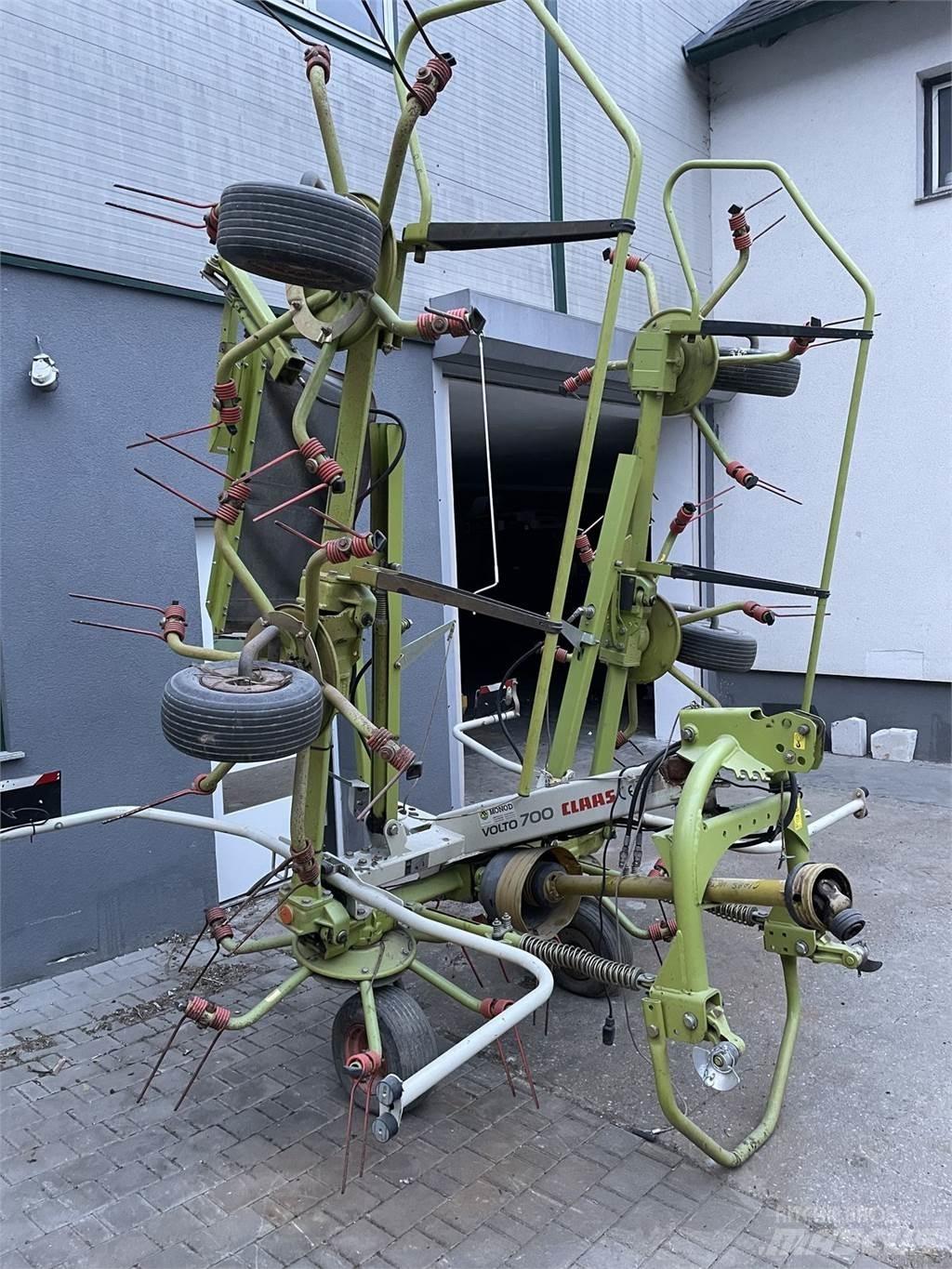 CLAAS VOLTO 700 Raker og høyvendere