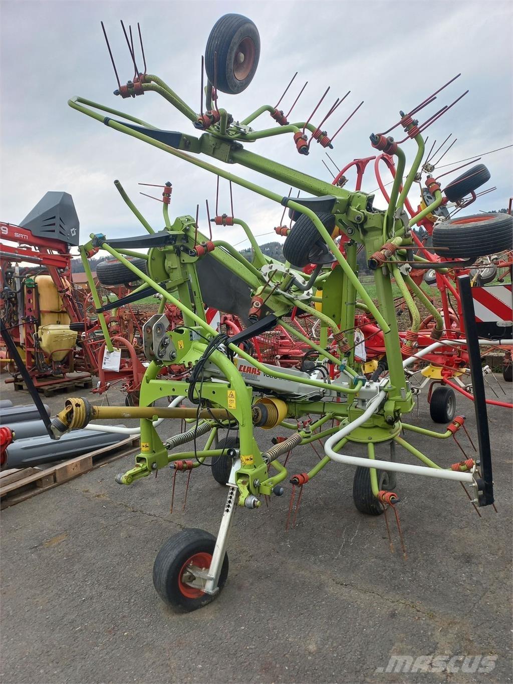 CLAAS Volto 800 Raker og høyvendere