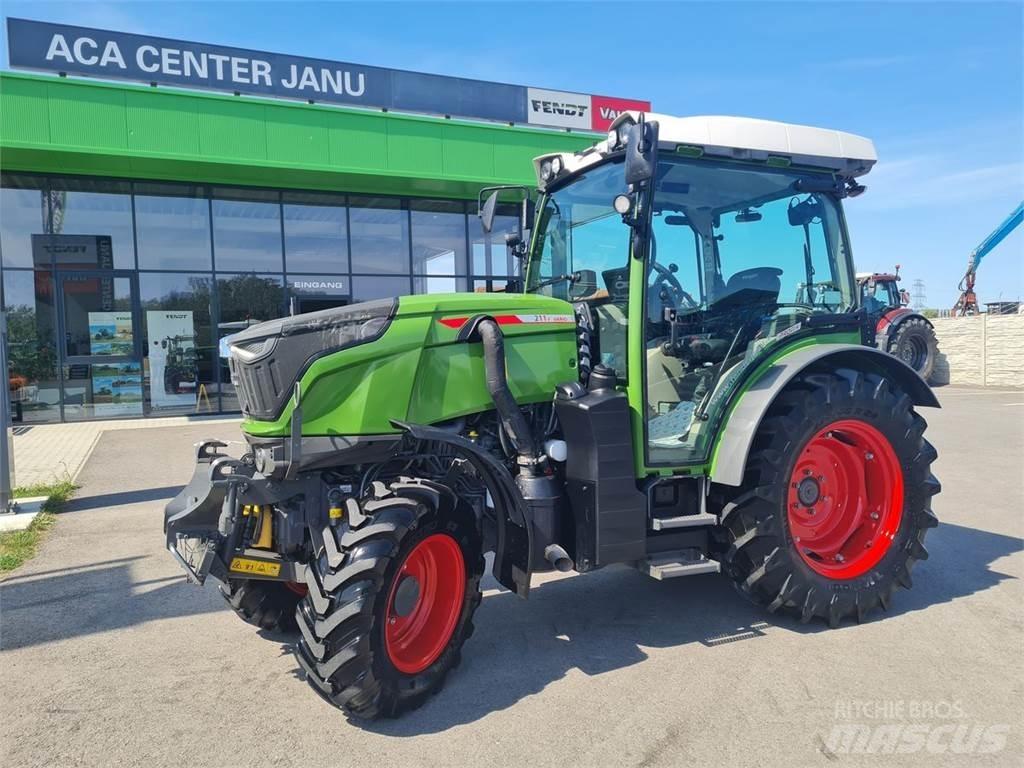 Fendt 211 Vario F Traktorer