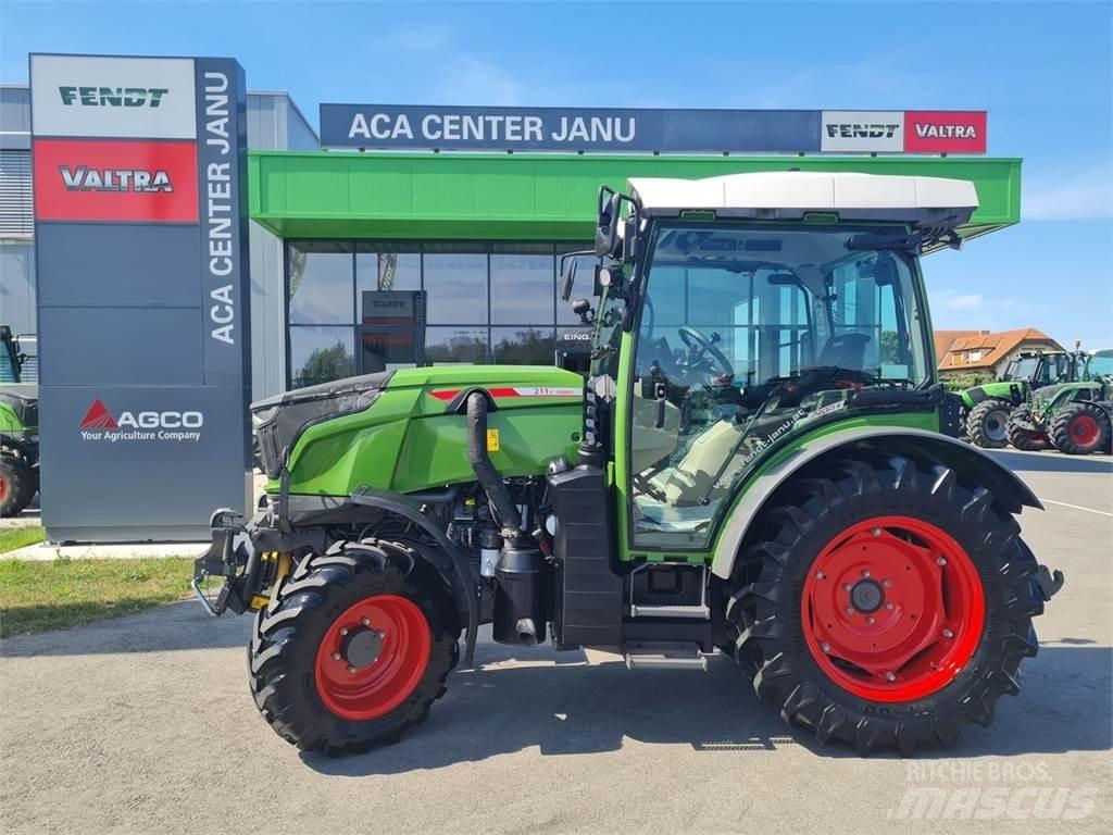 Fendt 211 Vario F Traktorer