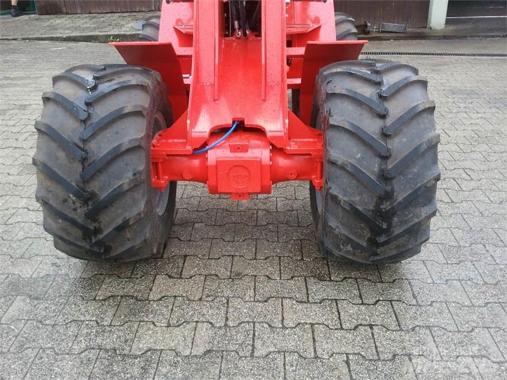 Fuchs F 1244 Frontlastere og graveredskap