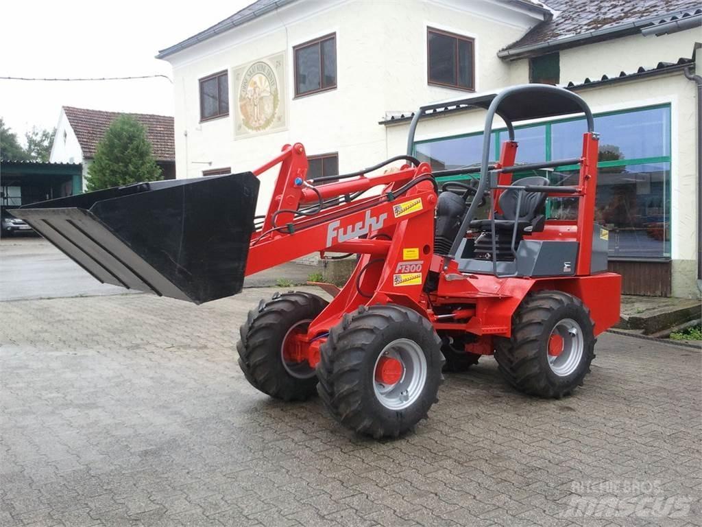 Fuchs F 1300 Frontlastere og graveredskap