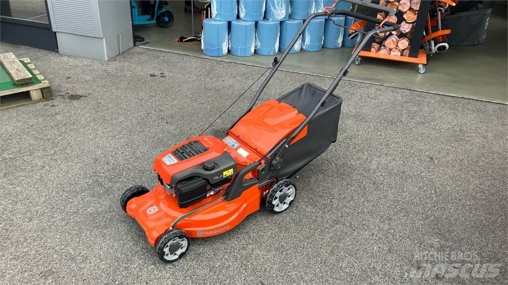 Husqvarna LC 247S Sitteklippere