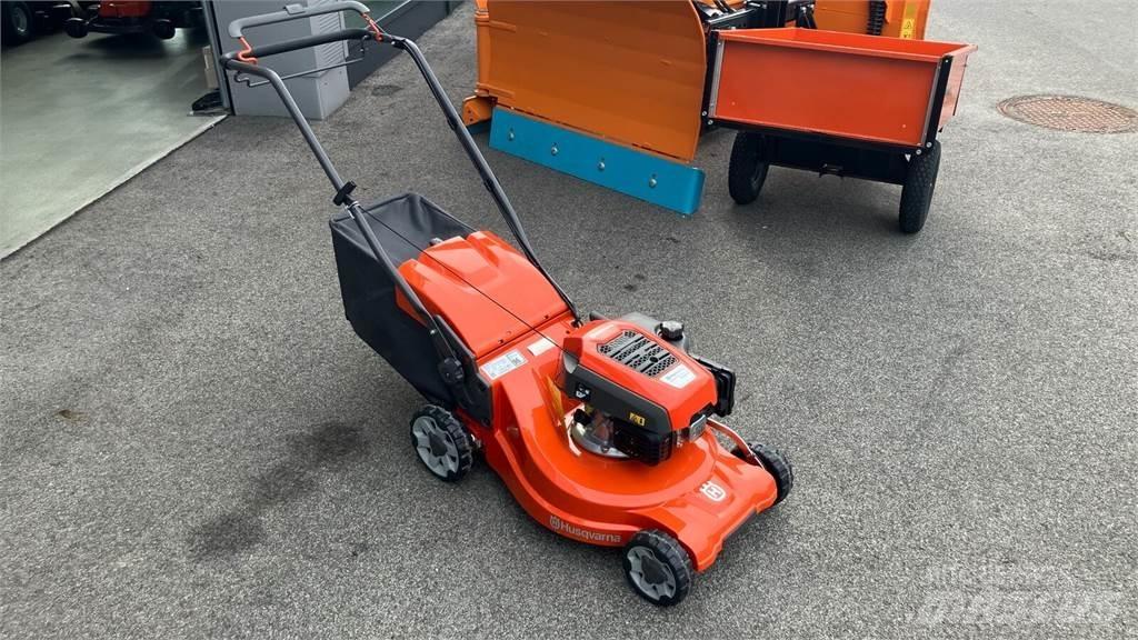Husqvarna LC 247S Sitteklippere