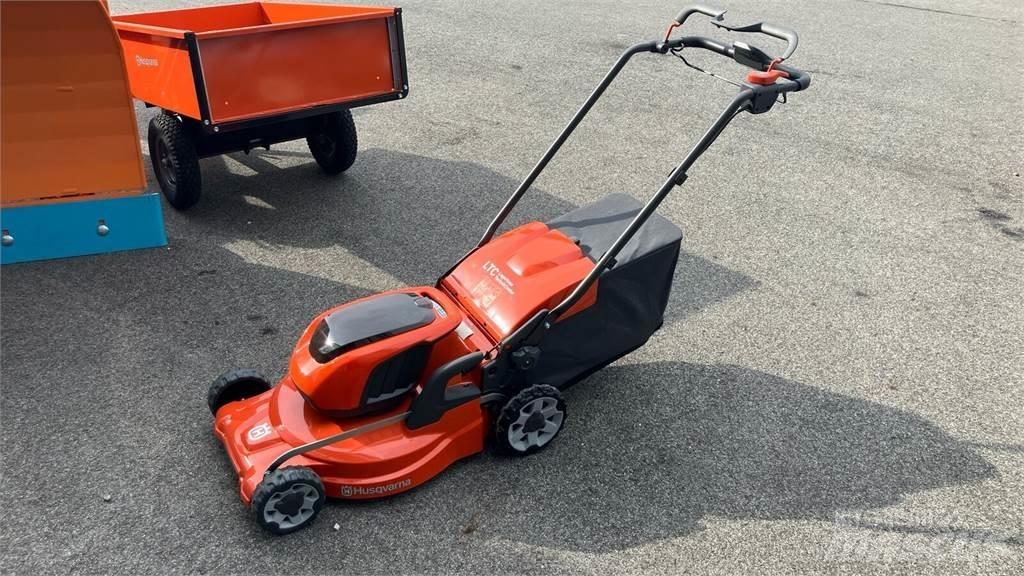Husqvarna LC 347iVX Sitteklippere