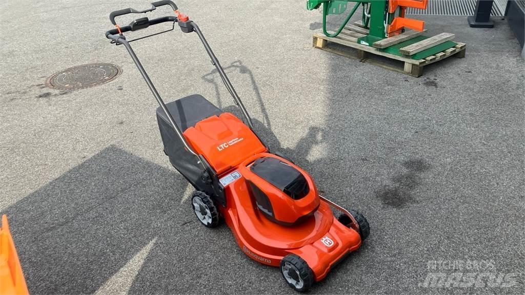 Husqvarna LC 347iVX Sitteklippere