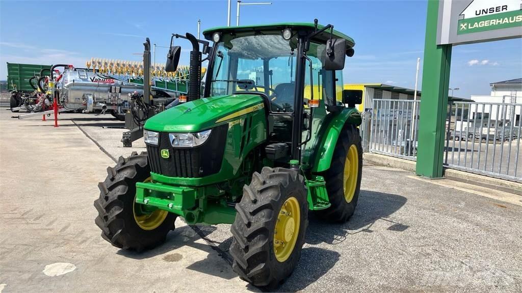 John Deere 5058E Traktorer