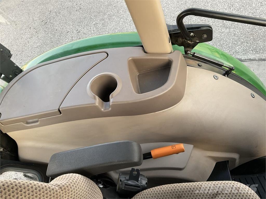 John Deere 5075E Traktorer