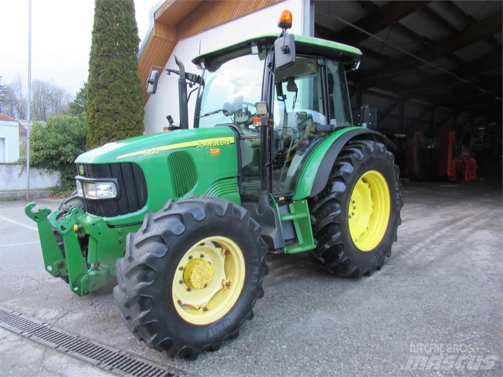John Deere 5820 Traktorer