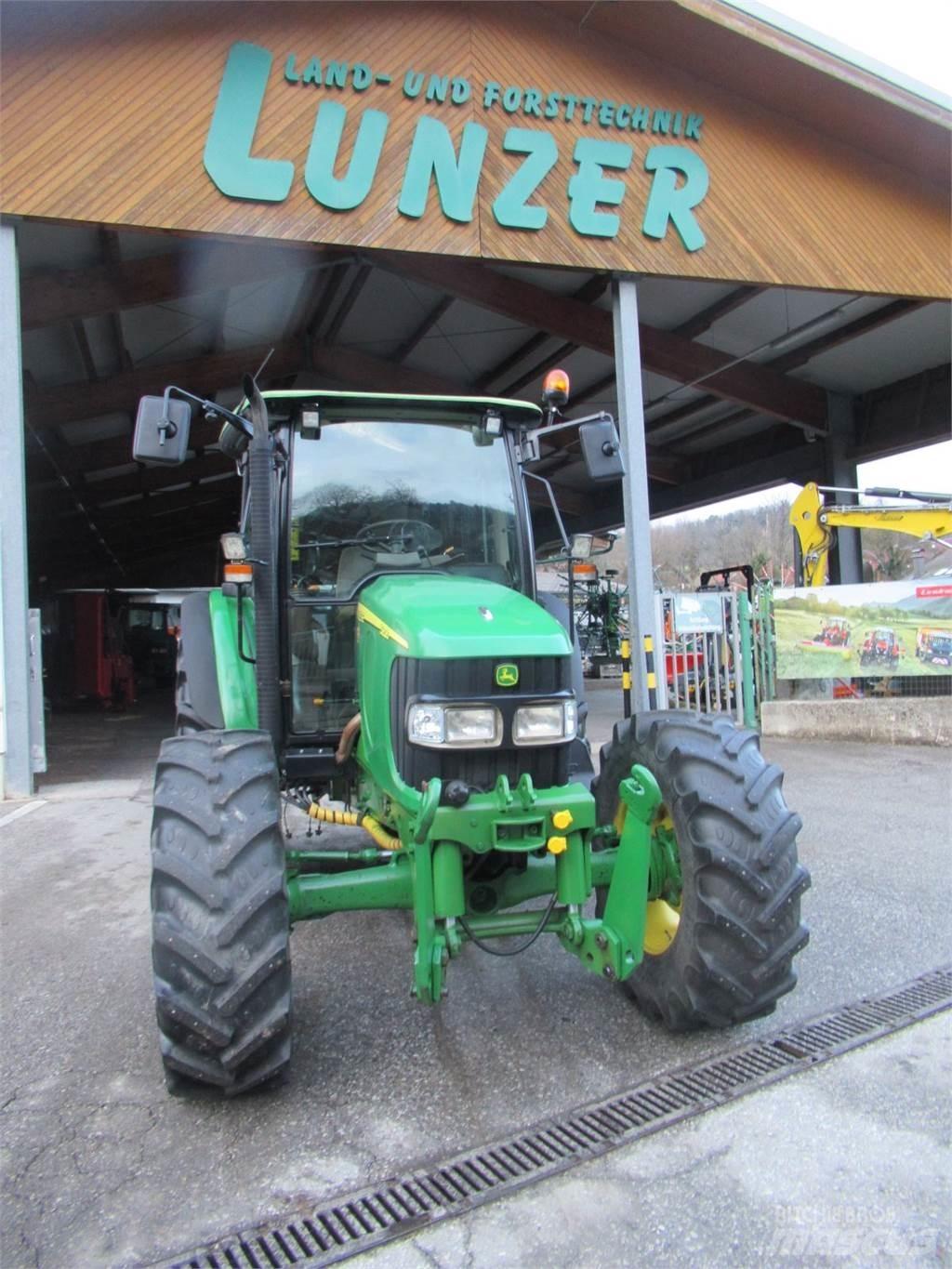 John Deere 5820 Traktorer