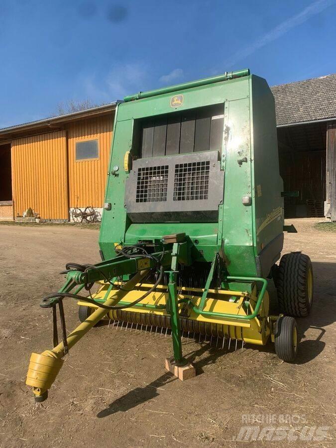 John Deere 592C Rundballepresser