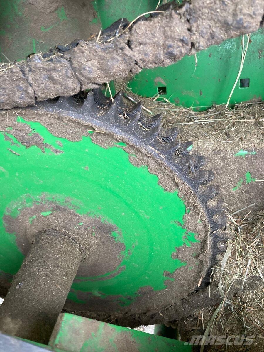 John Deere 592C Rundballepresser