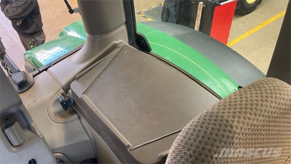 John Deere 6130R Traktorer