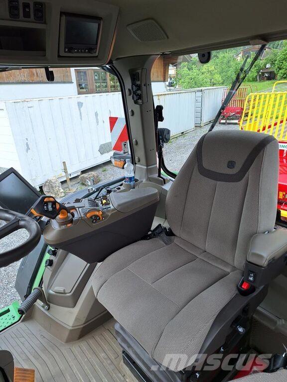 John Deere 7R 330 Traktorer