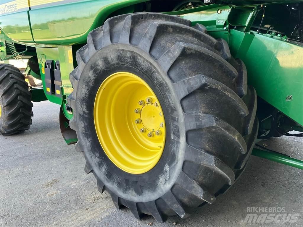 John Deere T560HM Skurtreskere