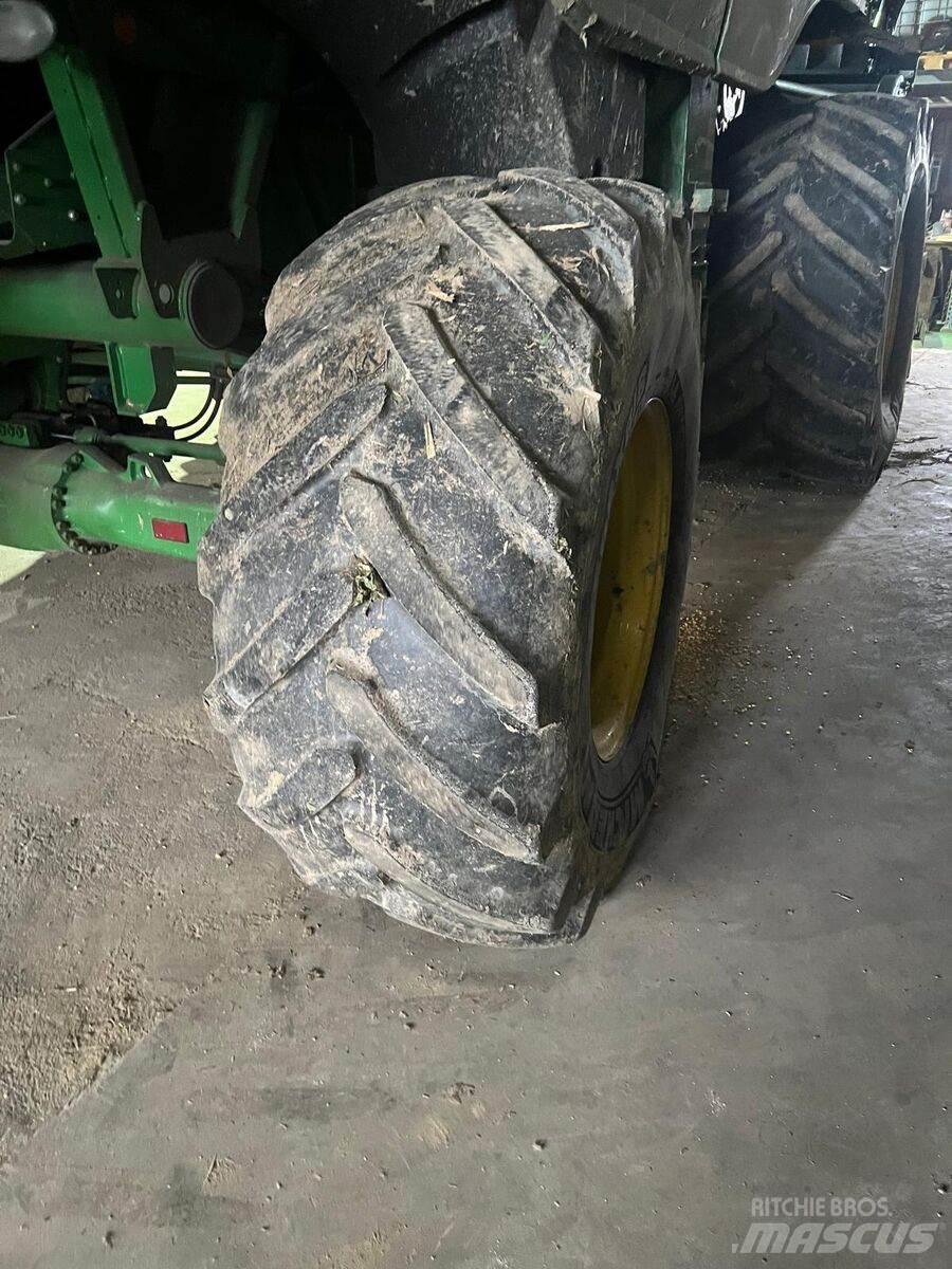 John Deere T670 Skurtreskere