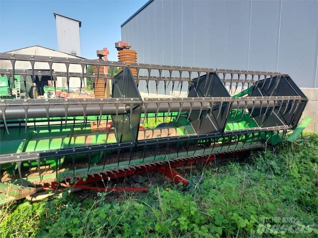 John Deere W440 Skurtreskere