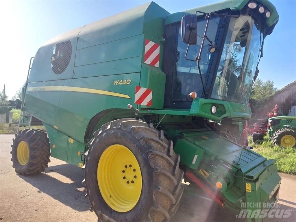 John Deere W440 Skurtreskere