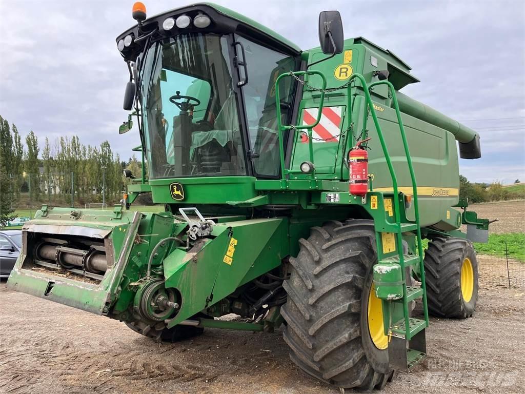 John Deere W660 HM Skurtreskere
