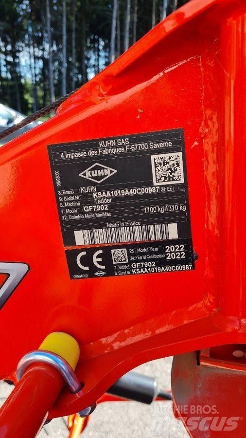 Kuhn GF8703 Raker og høyvendere