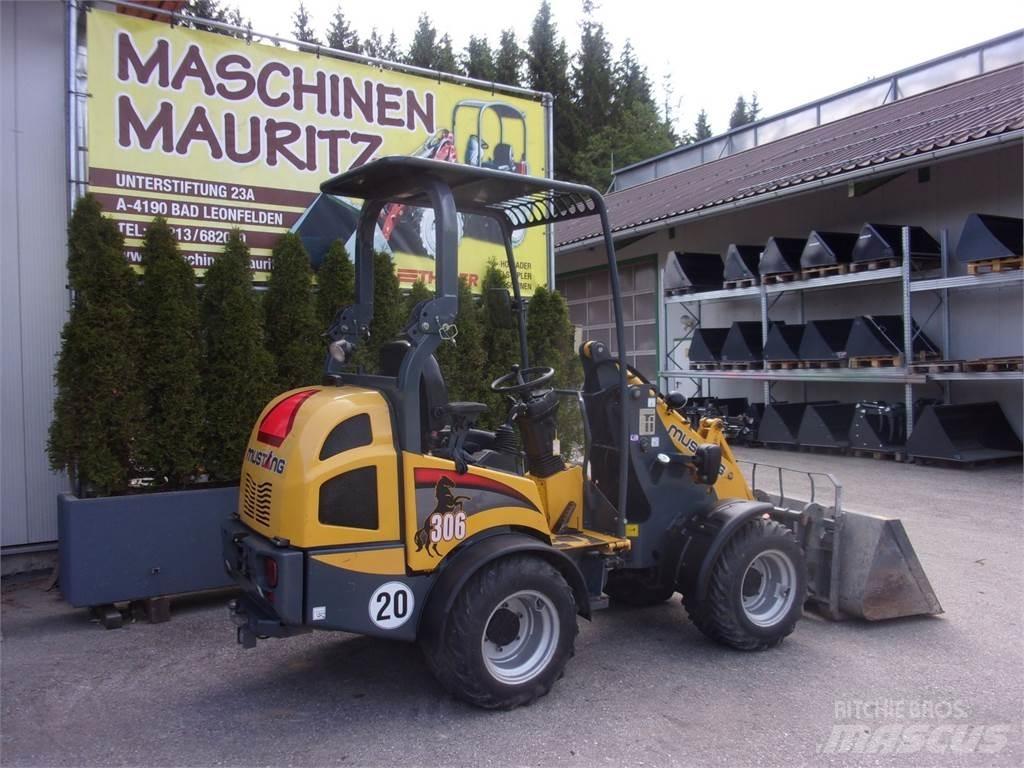 Mustang AL 306 Frontlastere og graveredskap