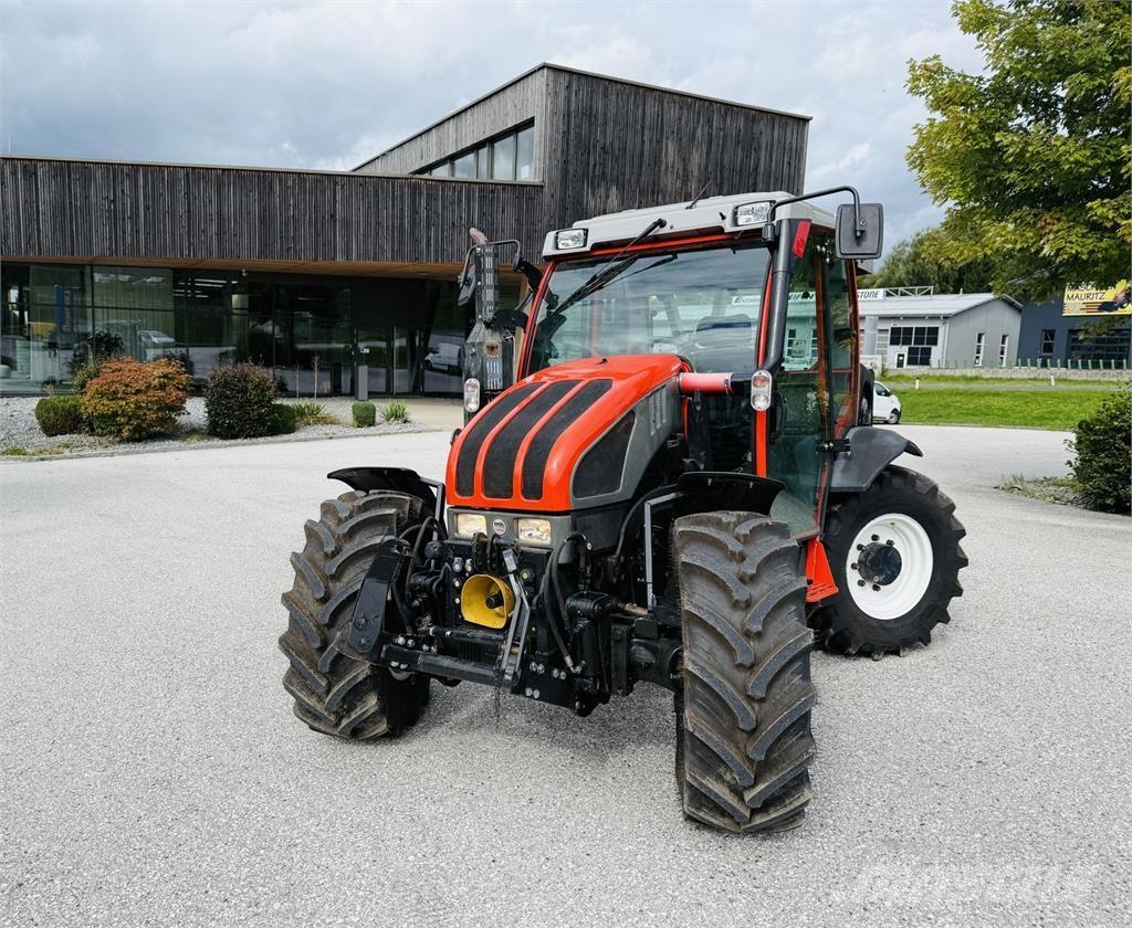 Reform Mounty 100V Traktorer