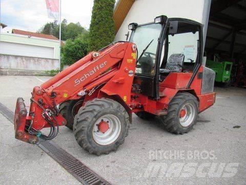 Schäffer 450T Frontlastere og graveredskap