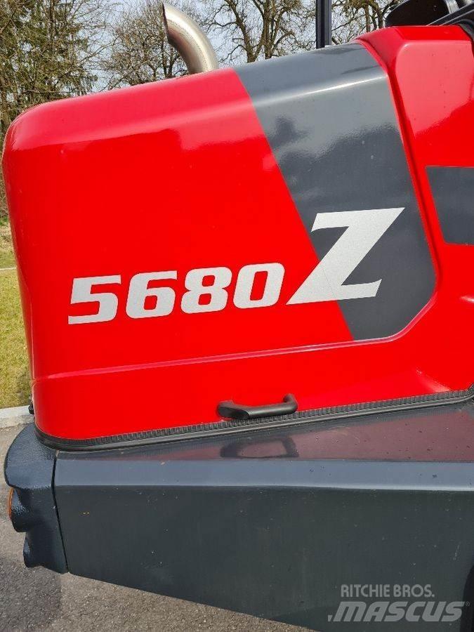 Schäffer 5680Z Frontlastere og graveredskap