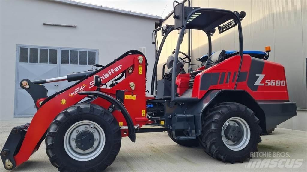 Schäffer 5680Z Frontlastere og graveredskap