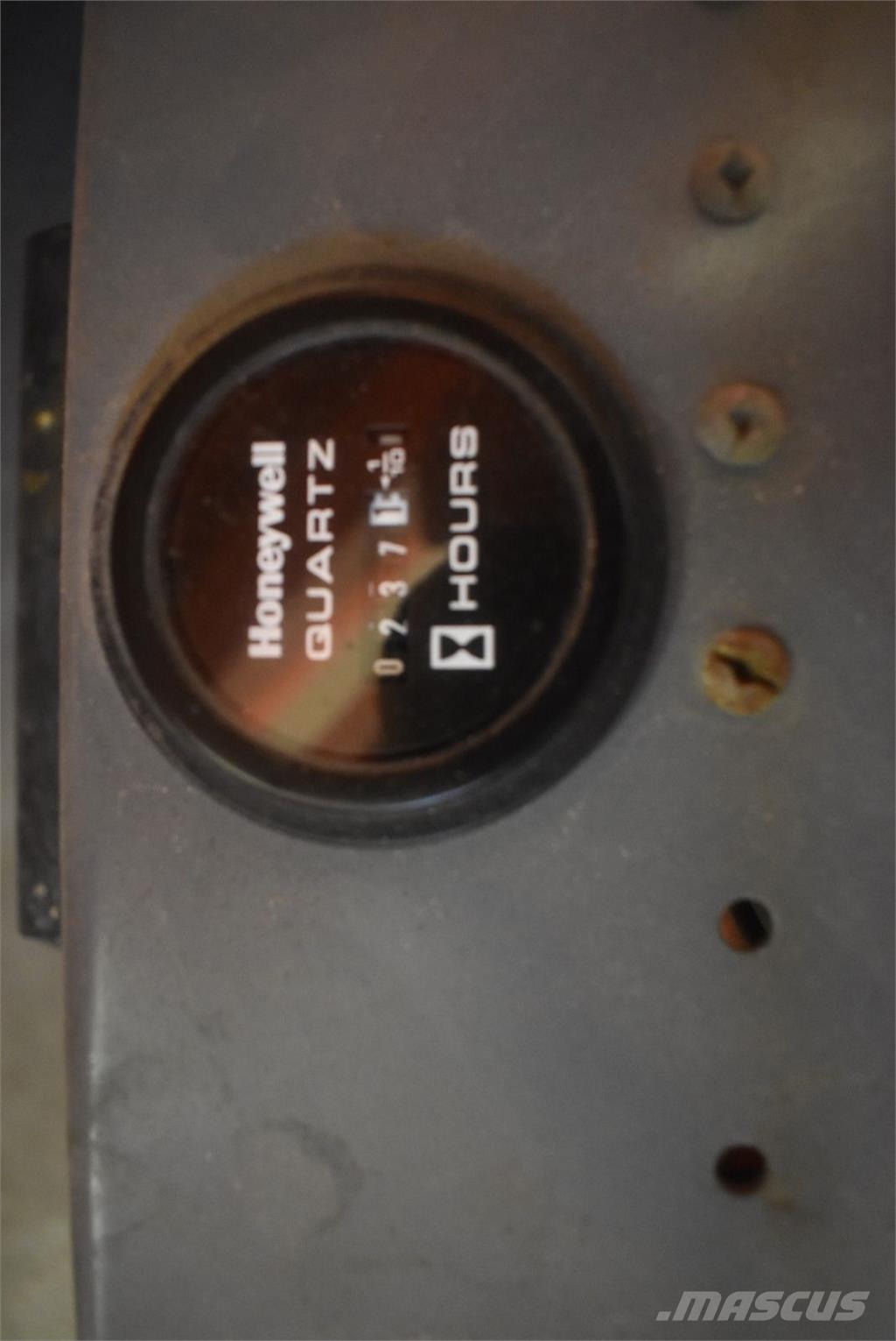 SkyJack SJ-III 3220 Leddede bomlifter