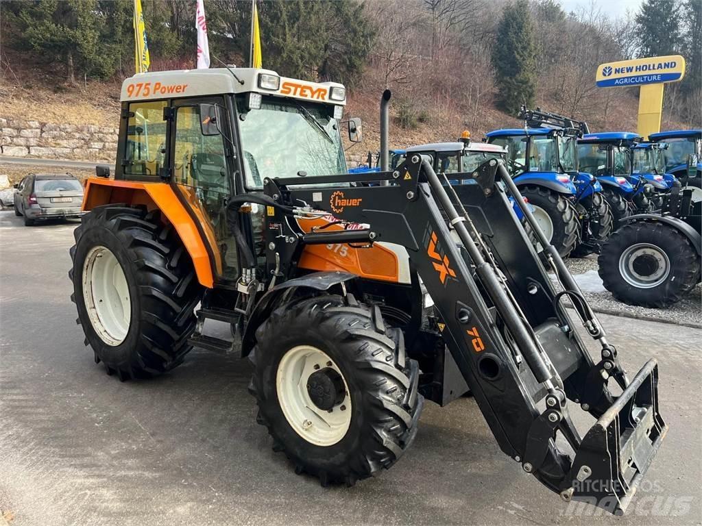 Steyr 975A Traktorer