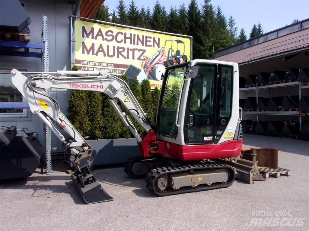 Takeuchi TB228 Minigravere <7t