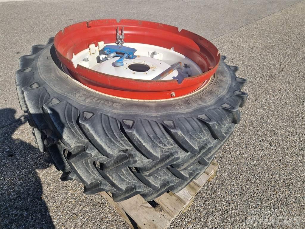 Taurus 12.4 R36 Dekk, hjul og felger