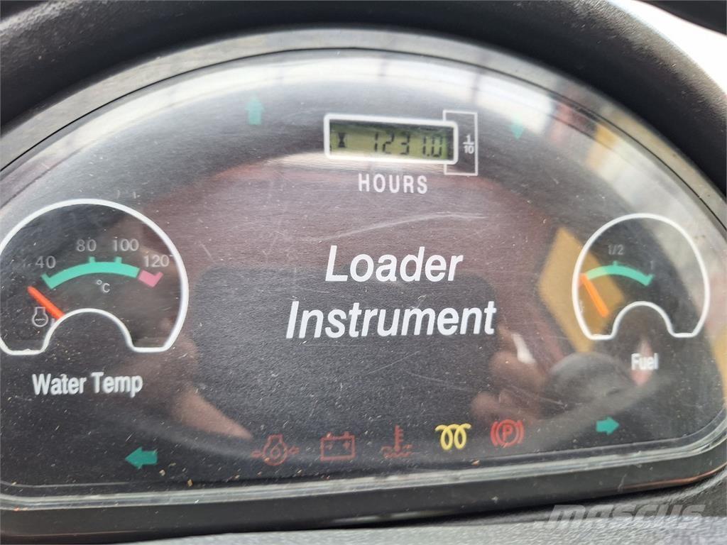 Toyo Hoflader 840 Frontlastere og graveredskap