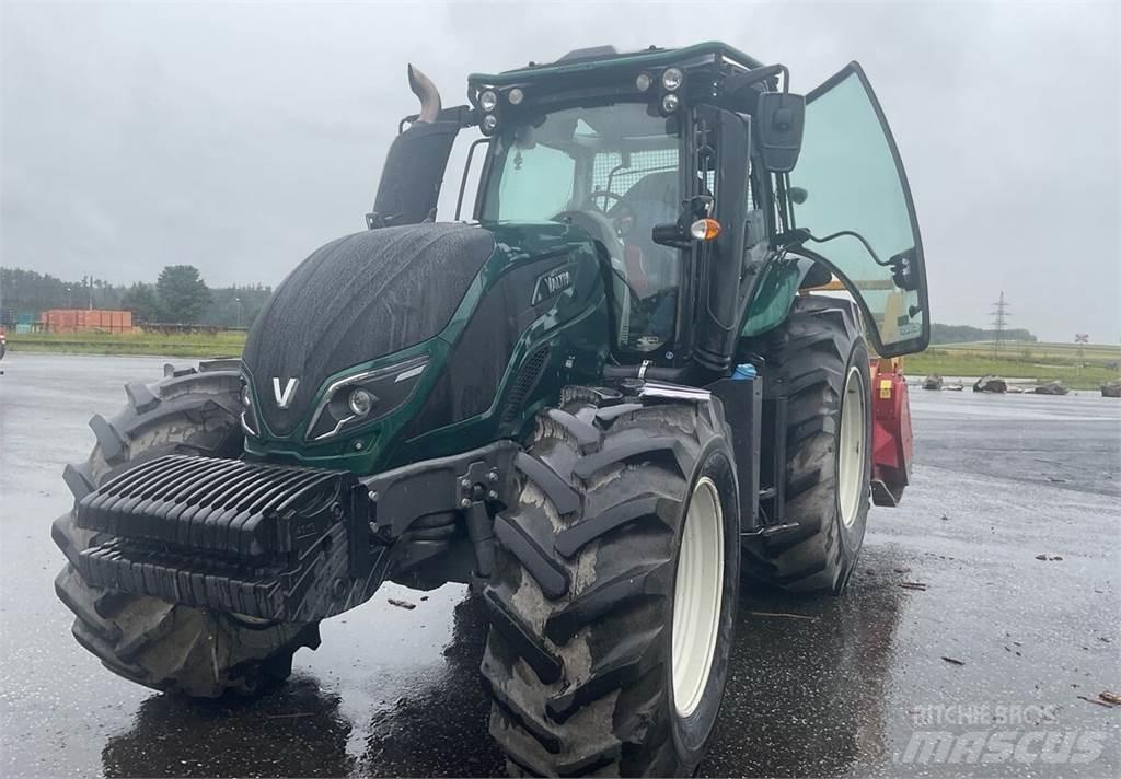Valtra T174 Traktorer