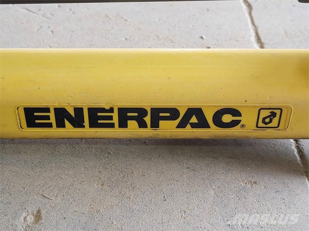  ENERPAC Vannpumper