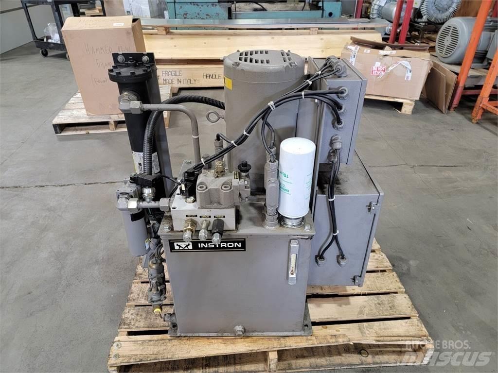  INSTRON A440 83C Vannpumper