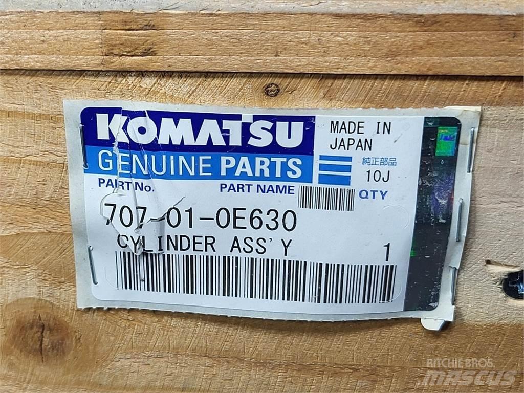 Komatsu 707-01-0E630 Transport - Annet