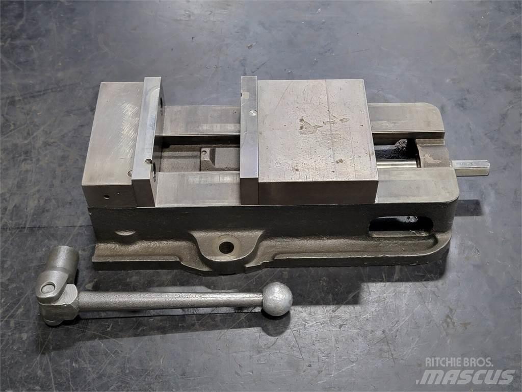  KURT D-675 Anlegg - Annet