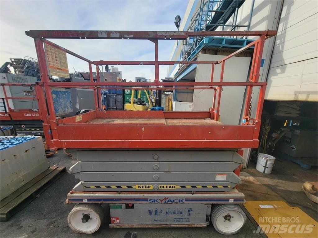 SkyJack SJ3 4632 Sakselifter