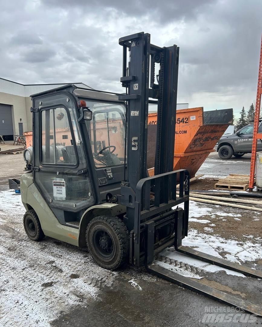 UN Forklift FL25T-JA Anlegg - Annet
